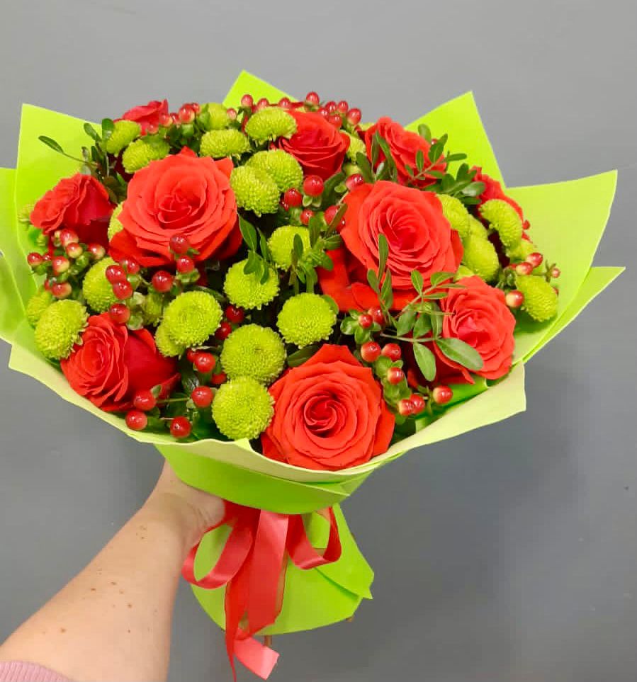 Букет цветов из: Хризантемы и Розы в Нижний Ингаш