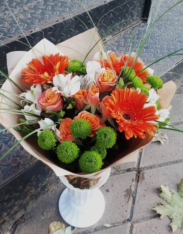 Букет цветов из: Герберы, Хризантемы, Альстромерии и Розы в Нижний Ингаш
