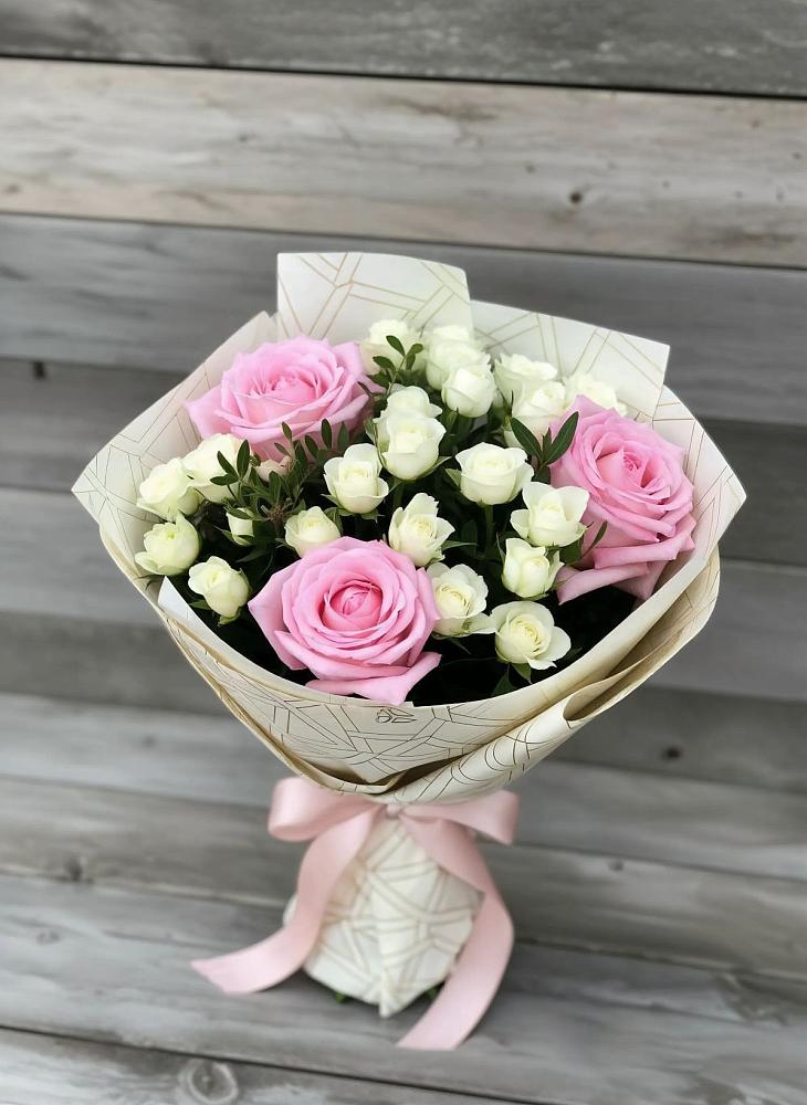 Букет цветов из: Розы в Нижний Ингаш