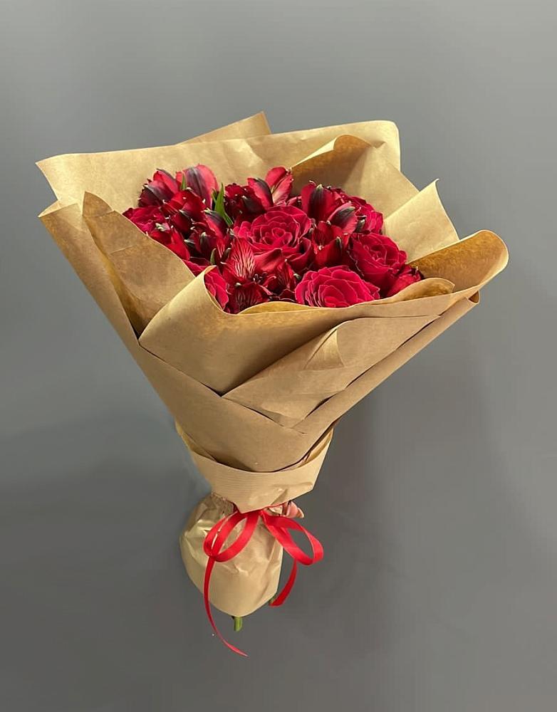 Букет цветов из: Альстромерии и Розы в Нижний Ингаш