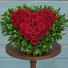 Цветочная композиция из Розы в виде сердца в Нижний Ингаш