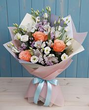 Букет цветов из:  Лизиантусы, Розы, Альстромерии и Гипсофила в Нижний Ингаш