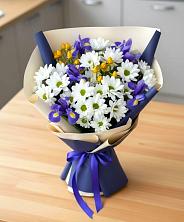 Букет цветов из:  Розы, Ирисы и Хризантемы в Нижний Ингаш