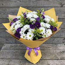 Букет цветов из:  Ирисы, Хризантемы и Ромашки в Нижний Ингаш