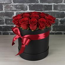 Цветочная композиция из Розы в шляпной коробке в Нижний Ингаш