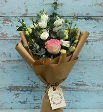 Букет цветов из:  Розы и Лизиантусы в Нижний Ингаш